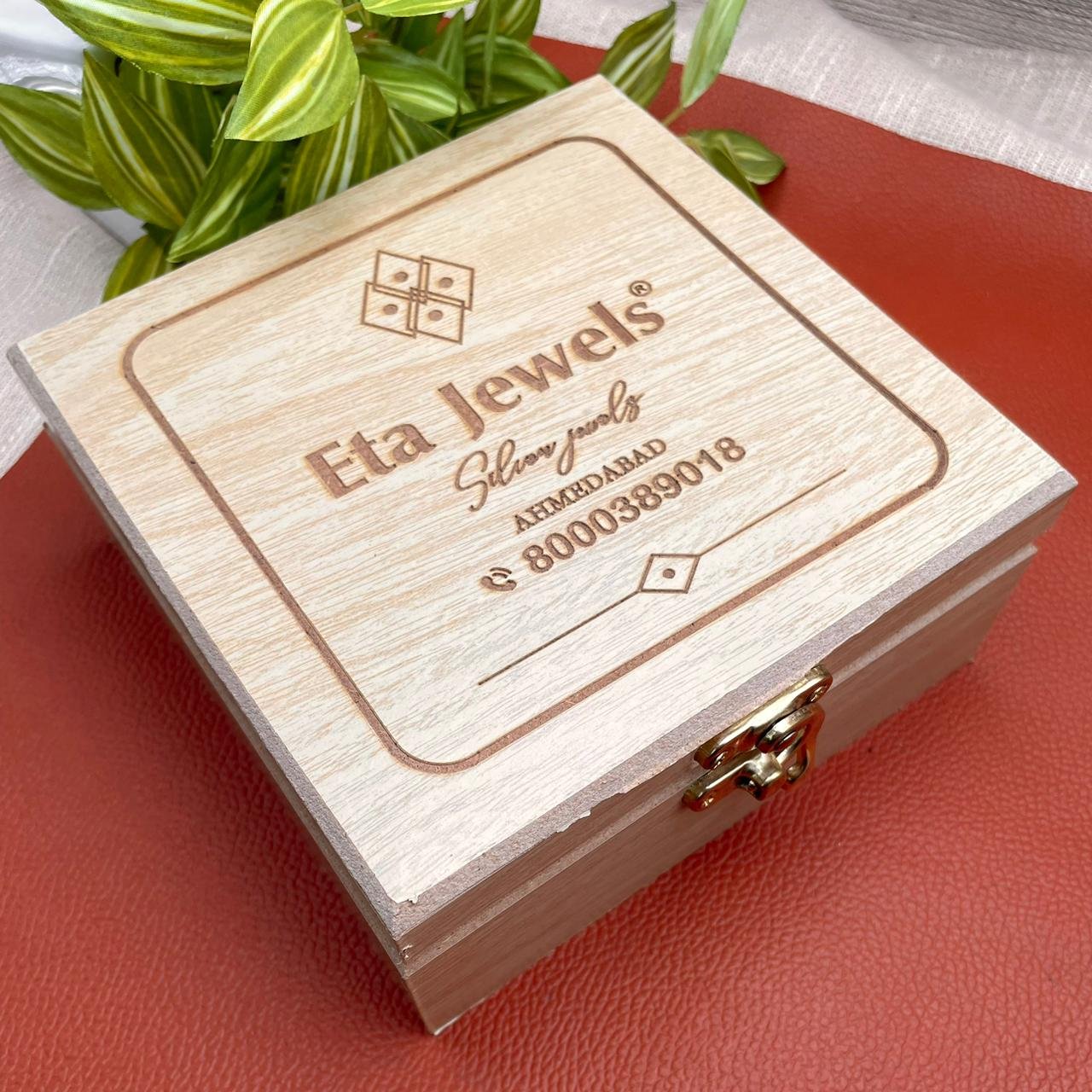 Eta Jewels keepsake box